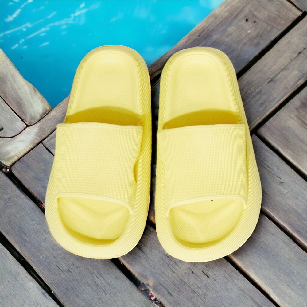 🆕️ Open Toe Slide in Yellow It's Like Walking Over a Cloud - Picture 2 of 5